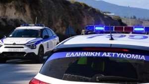 Ο 40χρονος οδηγούσε καμένος και γυμνός από Λάρισα προς Βόλο